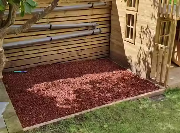 Coloured playbark.